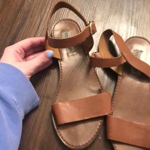 brown steve madden sandle